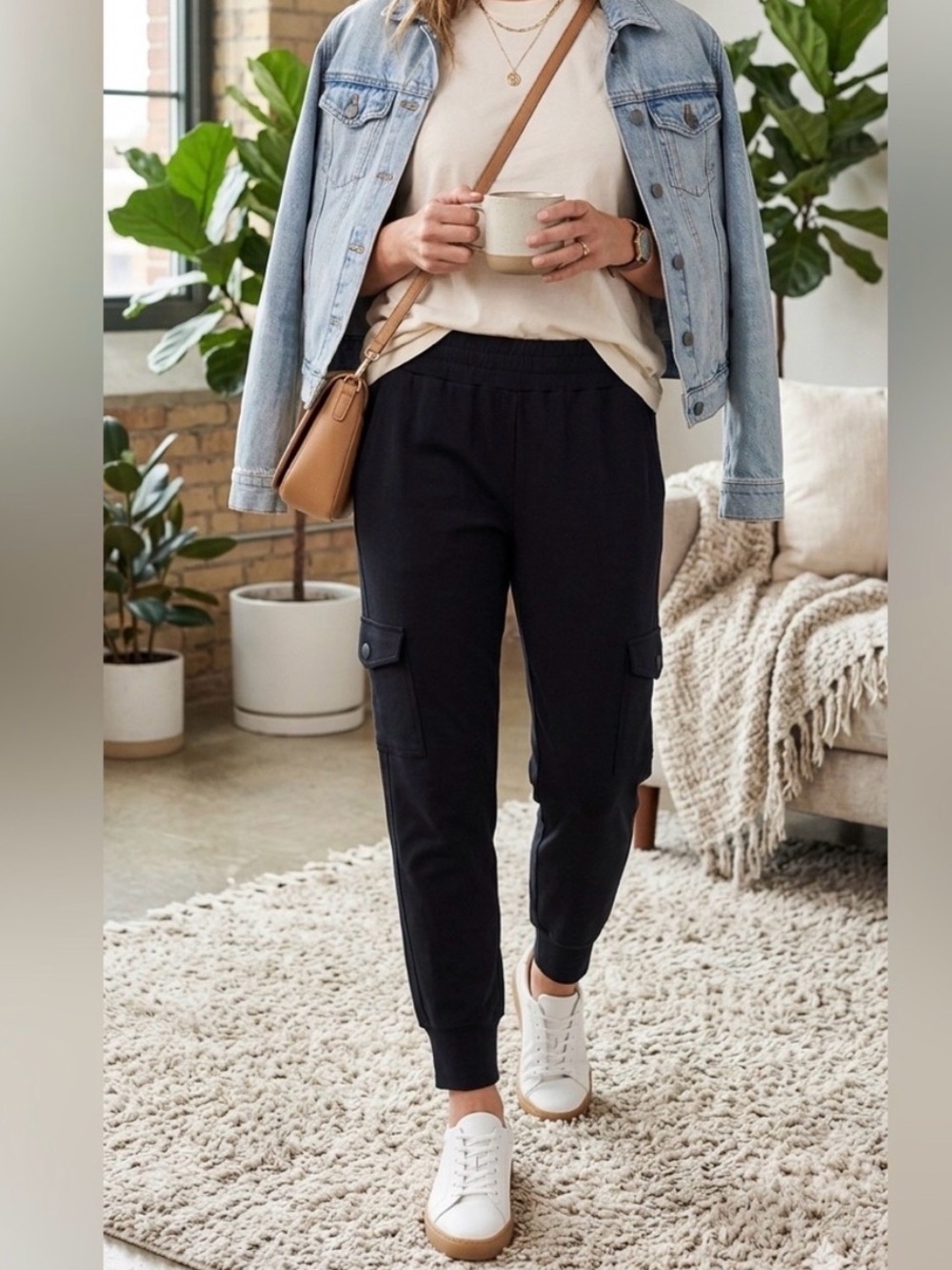 CAbi Cargo Joggers - Black